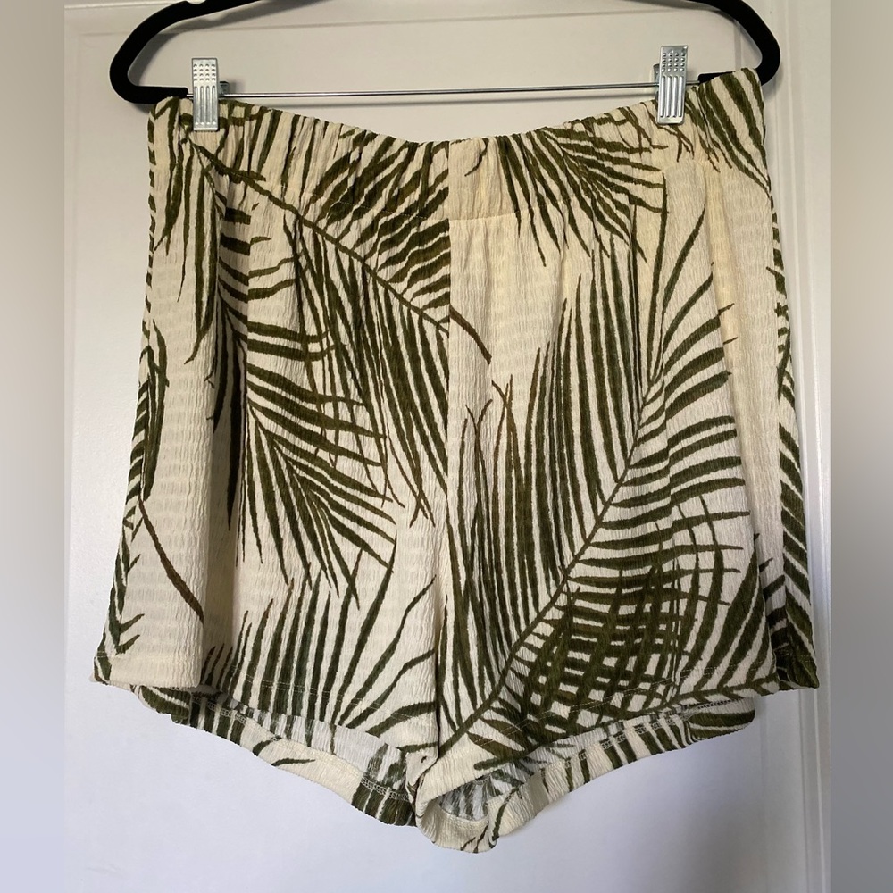 Palm tree shorts